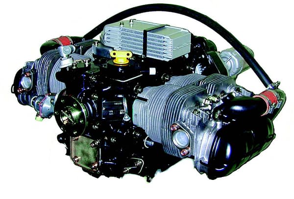 Aircraft Engine 1700 E0/EC, 2000 E0/EC Four cylinder, horizontally opposed air cooled engine, with single magneto ignition, wet sump pressure lubrication
